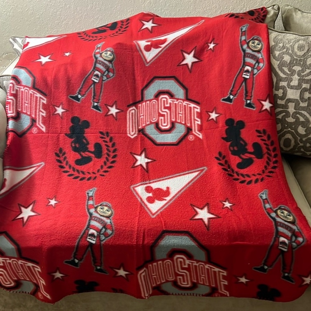 NEW Ohio State Mickey Mouse throw blanket